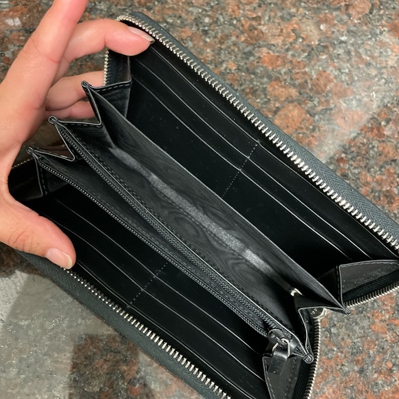 GG embossed zip around wallet - Picture 2 of 3